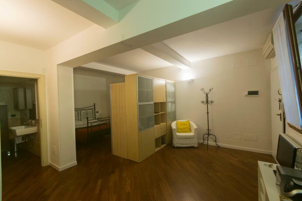 Suite Del Borgo - Affittacamere - Guest House Bologna Kültér fotó
