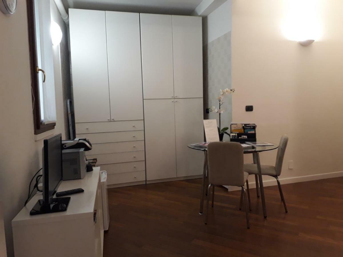Suite Del Borgo - Affittacamere - Guest House Bologna Kültér fotó