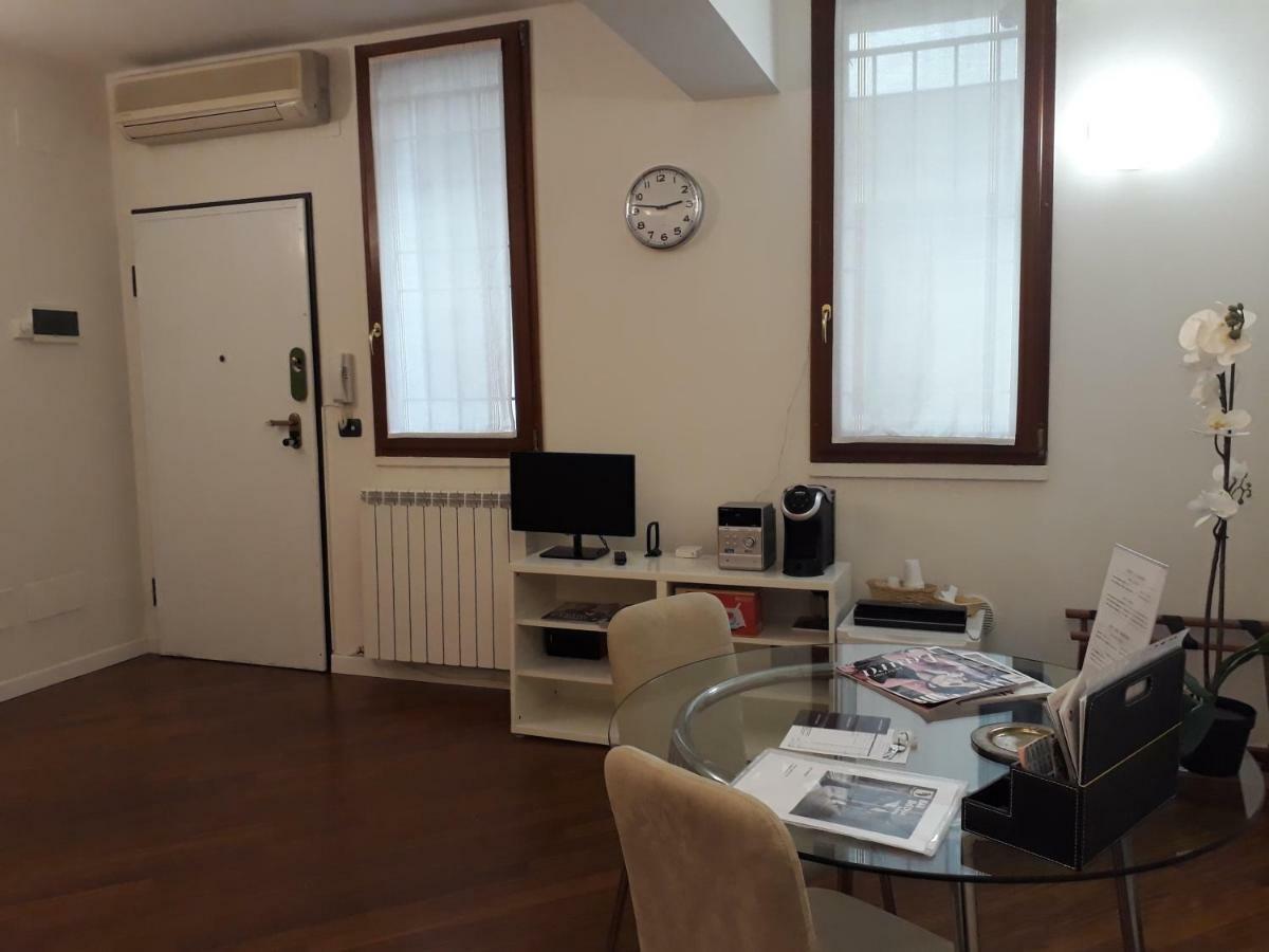 Suite Del Borgo - Affittacamere - Guest House Bologna Kültér fotó